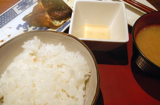 恵比寿・花まんまじゃがにて味噌ホッケ＆卵かけご飯ランチ