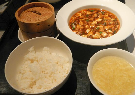 恵比寿最強の麻婆豆腐伝説がチャックフラップで始まった？